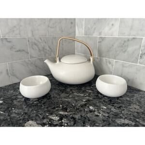 ZENS Japanese Tea Set, 27oz Ceramic Japanese Tea Pot with Infuser 2 Cups NWOT